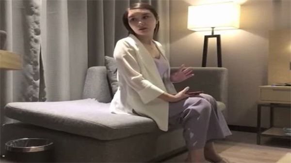 全国探花男爵高端登场，超级美女痴迷口交深舔菊穴